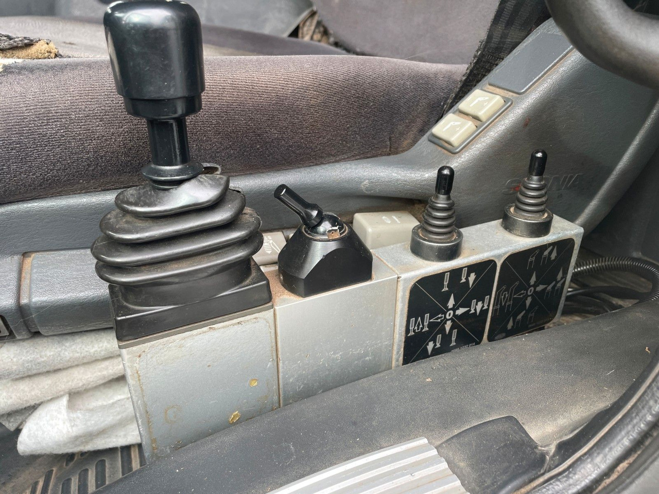 Camion benne, Camion grue Scania B4X2 ATL, Absetzkipper: photos 10