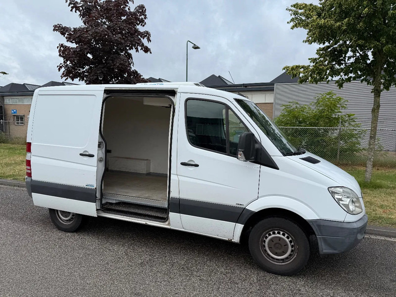 Mercedes-Benz Sprinter 313 2010 kuhlung diepfreez - Utilitaire frigorifique: photos 5 Mercedes-Benz Sprinter 313 2010 kuhlung diepfreez - Utilitaire frigorifique: photos 5