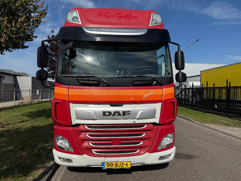 DAF CF 410 2017 only 775.000 km - Tracteur routier: photos 3 DAF CF 410 2017 only 775.000 km - Tracteur routier: photos 3