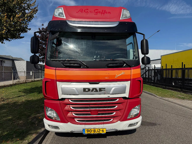 DAF CF 410 2017 only 775.000 km - Tracteur routier: photos 4 DAF CF 410 2017 only 775.000 km - Tracteur routier: photos 4