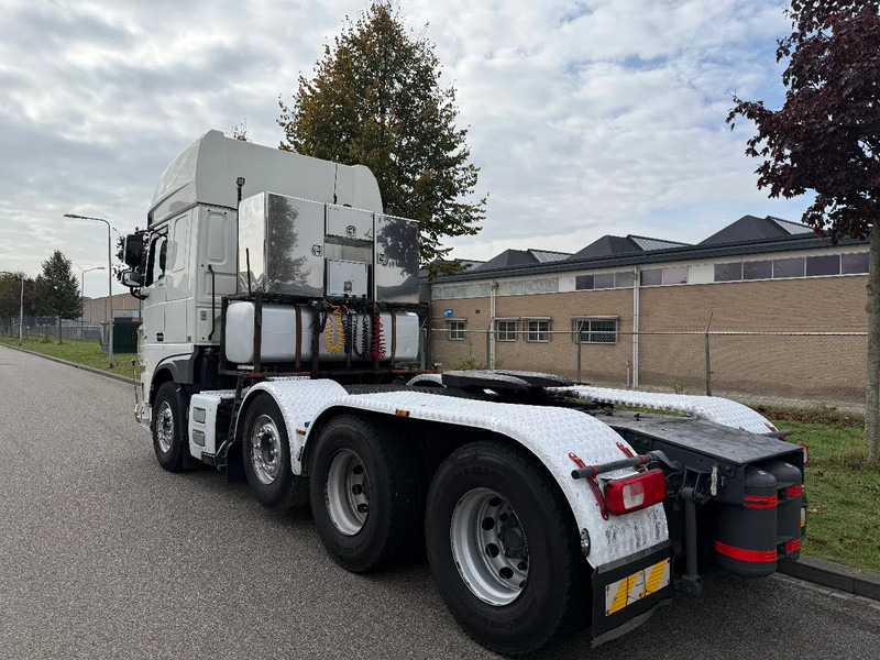 DAF XF 530 FTM 8X4 handgeschakeld 8-2018 retarder - Tracteur routier: photos 4 DAF XF 530 FTM 8X4 handgeschakeld 8-2018 retarder - Tracteur routier: photos 4