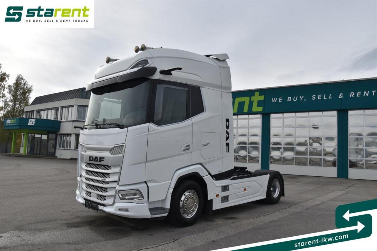 DAF XG+ 530 Leder Intarder Standklima ACC Alufelgen - Tracteur routier: photos 1 DAF XG+ 530 Leder Intarder Standklima ACC Alufelgen - Tracteur routier: photos 1