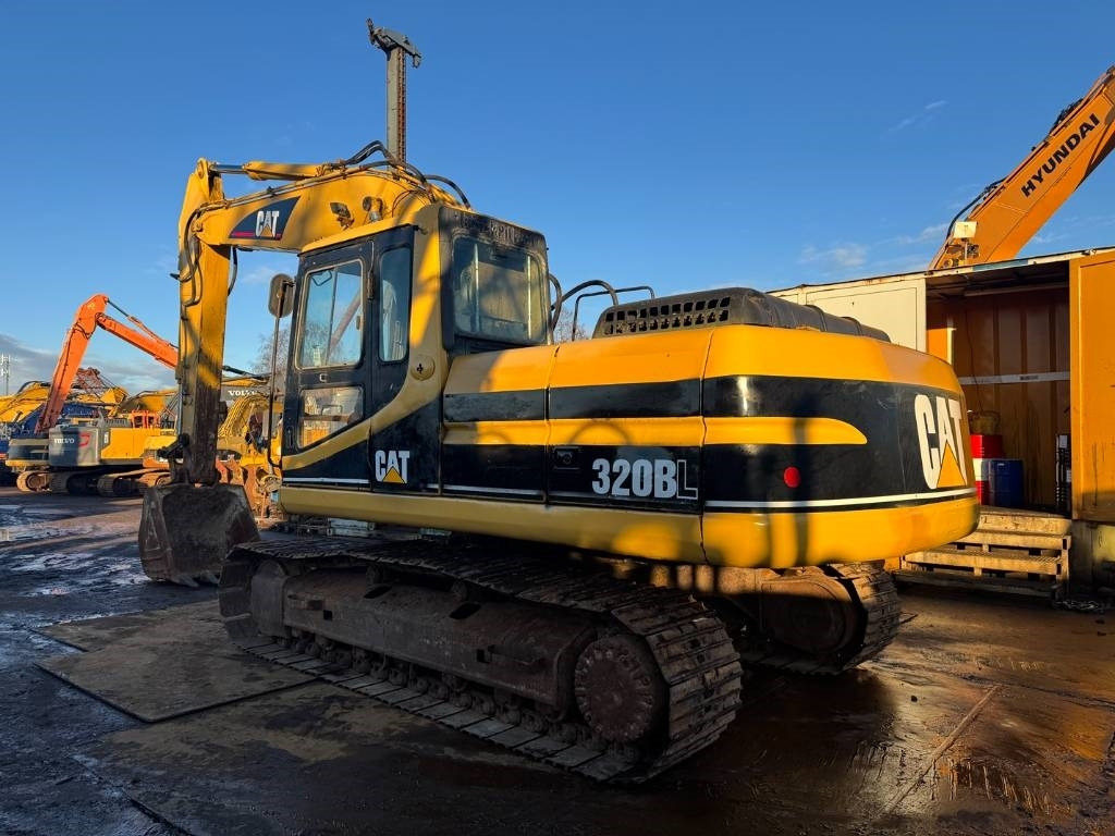 CAT 320 B L - Pelle sur chenille: photos 3 CAT 320 B L - Pelle sur chenille: photos 3