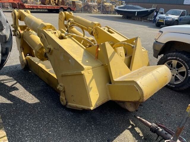 CAT D 8 R Ripper - Ripper pour Engins de chantier: photos 3 CAT D 8 R Ripper - Ripper pour Engins de chantier: photos 3