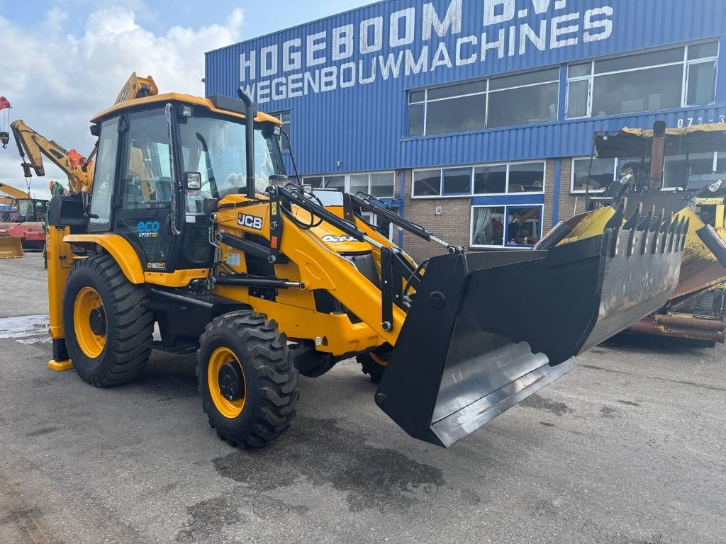JCB 3dx 6 in 1 bucket ( UNUSED ) - Tractopelle: photos 5 JCB 3dx 6 in 1 bucket ( UNUSED ) - Tractopelle: photos 5