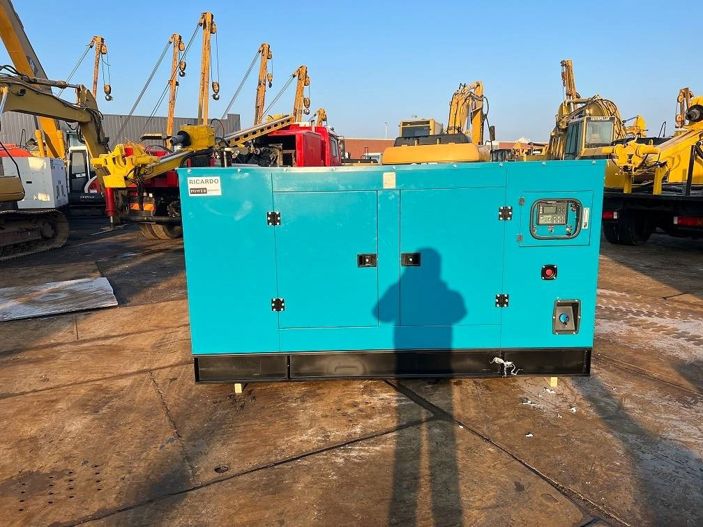 Ricardo 100KVA (80KW) SILENT GENERATOR 3 PHASE 50HZ 400V - Groupe électrogène: photos 2 Ricardo 100KVA (80KW) SILENT GENERATOR 3 PHASE 50HZ 400V - Groupe électrogène: photos 2