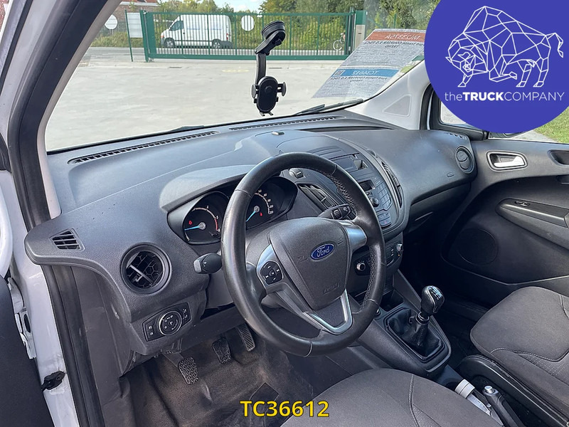 Fourgon utilitaire Ford Transit Courier 1.5 TDCI TREND: photos 15