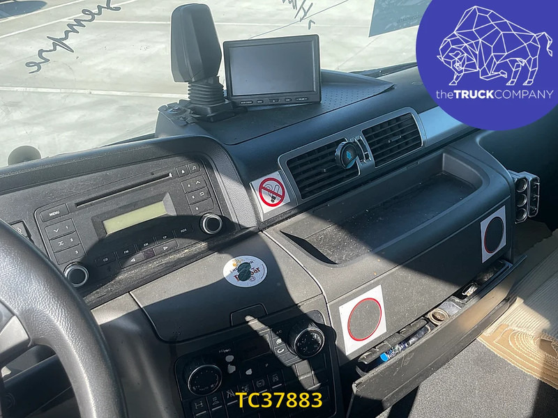 MAN TGL 220 - Camion à rideaux coulissants: photos 4 MAN TGL 220 - Camion à rideaux coulissants: photos 4