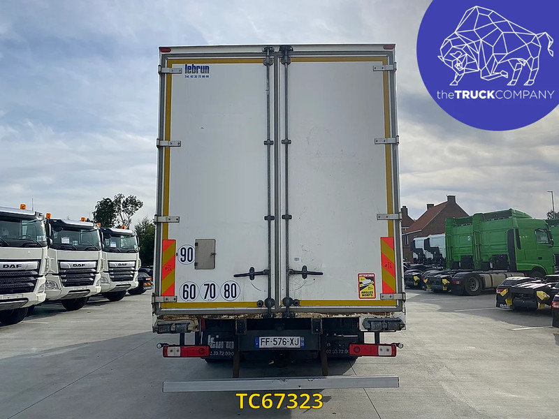 Renault T 460 - Camion fourgon: photos 4 Renault T 460 - Camion fourgon: photos 4