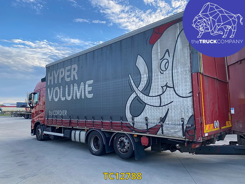 Volvo FH 500 - Camion à rideaux coulissants: photos 2 Volvo FH 500 - Camion à rideaux coulissants: photos 2