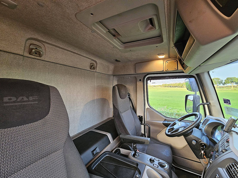 Photo d'intérieur 3: Camion frigorifique DAF LF 280 16T THERMOKING LIFT