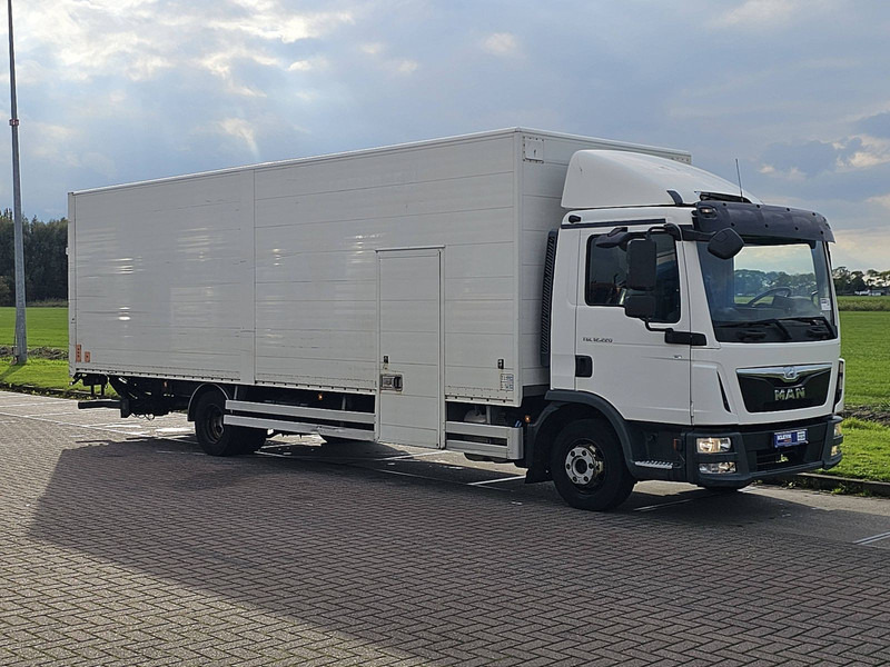 MAN 12.220 TGL SIDE DOOR LIFT AIRCO - Camion fourgon: photos 5 MAN 12.220 TGL SIDE DOOR LIFT AIRCO - Camion fourgon: photos 5