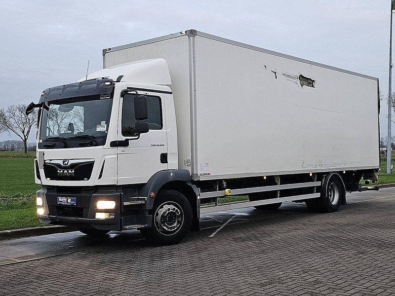 MAN 18.250 TGM AIRCO TAILLIFT - Camion fourgon: photos 2 MAN 18.250 TGM AIRCO TAILLIFT - Camion fourgon: photos 2