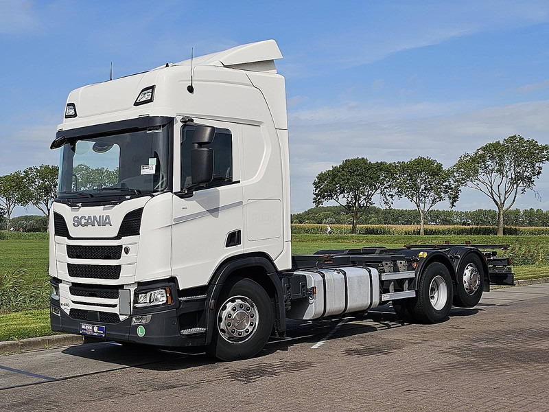 Scania R450 6X2*4 RET. LED WB475 - Camion porte-conteneur/ Caisse mobile: photos 2 Scania R450 6X2*4 RET. LED WB475 - Camion porte-conteneur/ Caisse mobile: photos 2