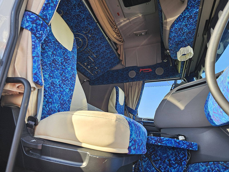 Tracteur routier DAF XF 480: photos 7