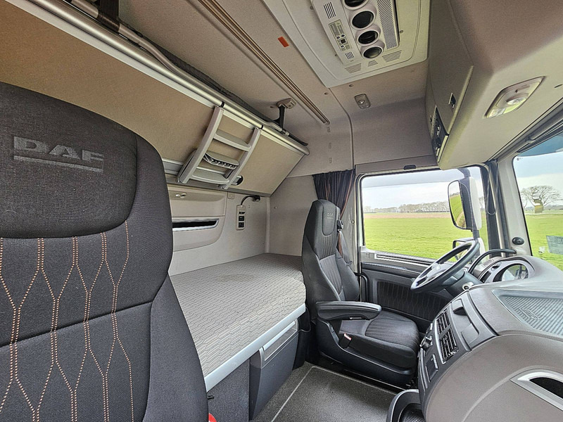 Photo d'intérieur 2: Tracteur routier DAF XF 480 SPACECAB INTARDER