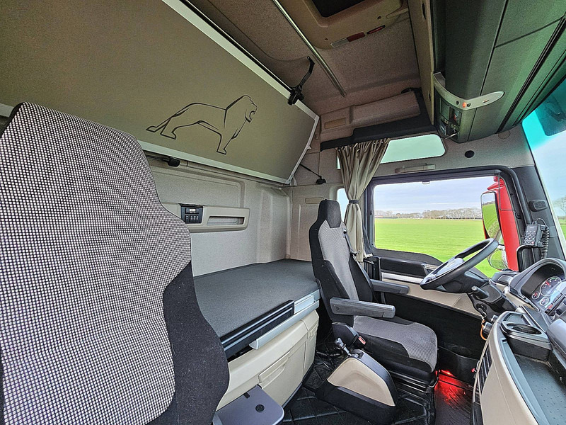 Tracteur routier MAN 26.500 TGX 6X2 XXL: photos 15 Tracteur routier MAN 26.500 TGX 6X2 XXL: photos 15