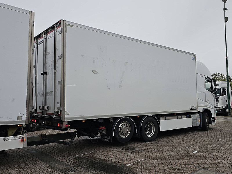 Volvo FH 460 6X2 LAMBERET COMBI - Camion frigorifique: photos 3 Volvo FH 460 6X2 LAMBERET COMBI - Camion frigorifique: photos 3