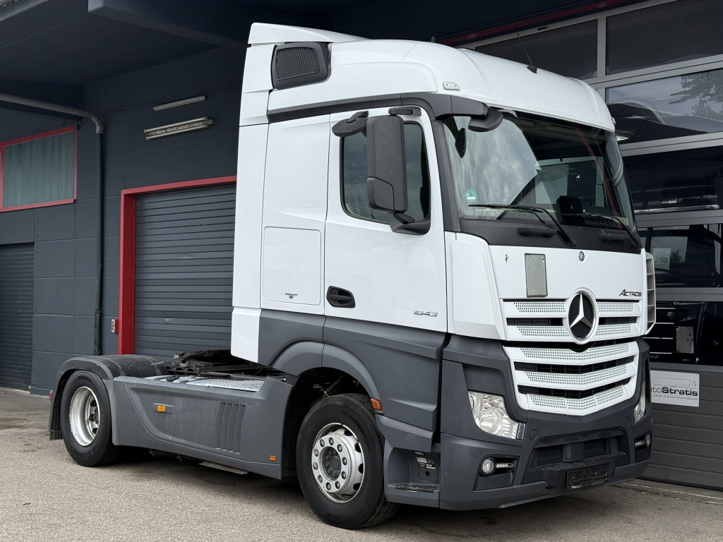Mercedes-Benz Actros 1843 Klima Retarder Fleet Navi Spoiler - Tracteur routier: photos 1 Mercedes-Benz Actros 1843 Klima Retarder Fleet Navi Spoiler - Tracteur routier: photos 1
