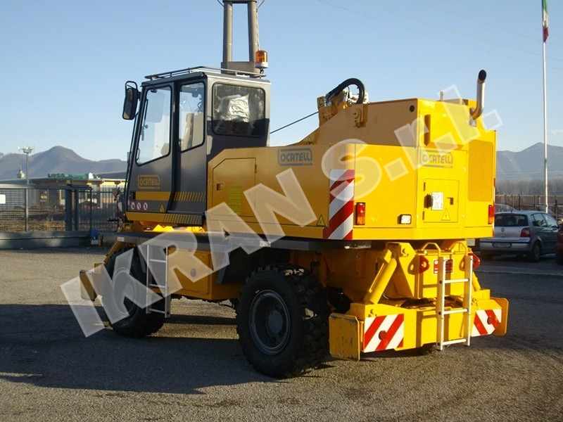 Locatelli GRIL 13.12 - Grue automotrice lente: photos 4 Locatelli GRIL 13.12 - Grue automotrice lente: photos 4