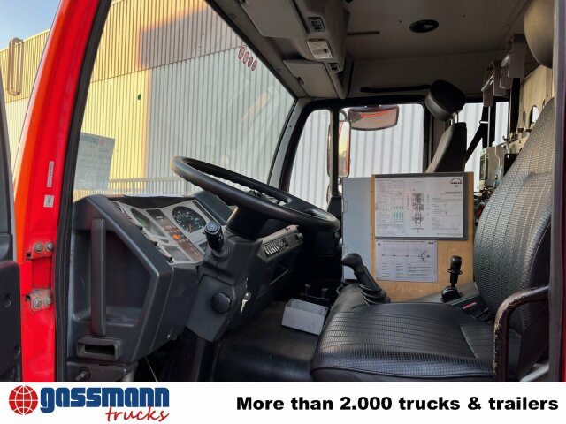 MAN 10.224 LC 4x2 BB Doka, LHF 16/12, 6-Zylinder - Camion de pompier: photos 4 MAN 10.224 LC 4x2 BB Doka, LHF 16/12, 6-Zylinder - Camion de pompier: photos 4