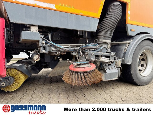 MAN TGM 18.250 4X2 BB, Kehrmaschine Brock SL200/2 - Balayeuse de voirie: photos 3 MAN TGM 18.250 4X2 BB, Kehrmaschine Brock SL200/2 - Balayeuse de voirie: photos 3