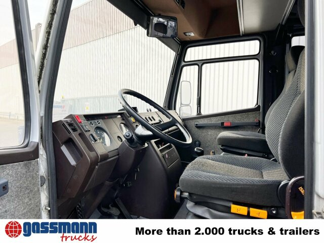 Mercedes-Benz 711 D-KA 4x2, Standklima, 11-Sitze, 2 x on stock - Camion fourgon: photos 3 Mercedes-Benz 711 D-KA 4x2, Standklima, 11-Sitze, 2 x on stock - Camion fourgon: photos 3