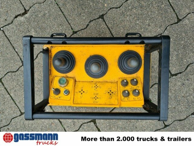 Mercedes-Benz Axor 1828 AK 4x4, Winterdienstausstattung, Kran - Camion benne, Camion grue: photos 2 Mercedes-Benz Axor 1828 AK 4x4, Winterdienstausstattung, Kran - Camion benne, Camion grue: photos 2