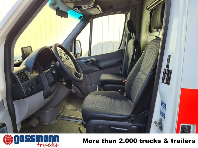 Mercedes-Benz Sprinter 316 KA 4x2, Rettungswagen - Fourgon utilitaire: photos 5 Mercedes-Benz Sprinter 316 KA 4x2, Rettungswagen - Fourgon utilitaire: photos 5