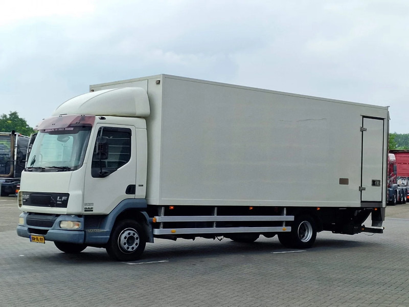 DAF LF 45.170 - Box - Loadlift - Manual gearbox - Old Tacho - Camion fourgon: photos 3 DAF LF 45.170 - Box - Loadlift - Manual gearbox - Old Tacho - Camion fourgon: photos 3