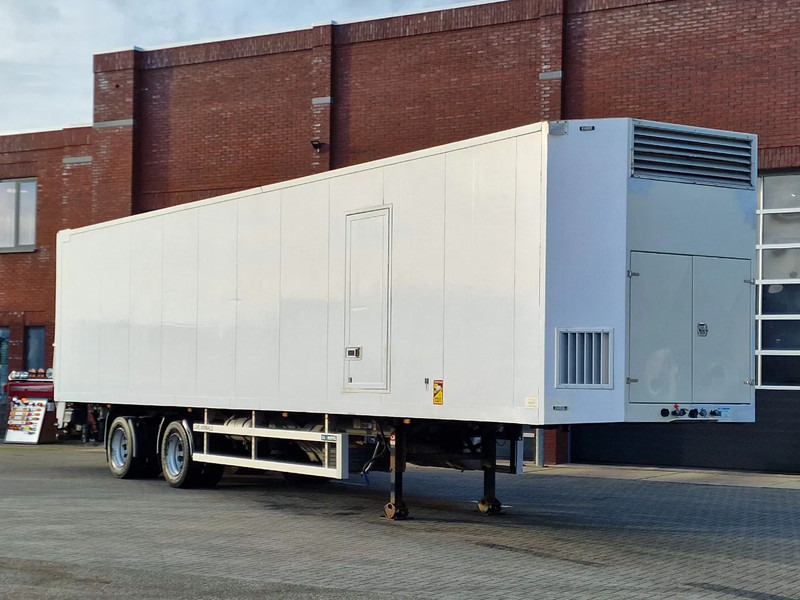 GS Meppel Ravenhorst - Chicken Transport - Frigo/Conditioned - Loadlift -Steering axle - Semi-remorque bétaillère: photos 1 GS Meppel Ravenhorst - Chicken Transport - Frigo/Conditioned - Loadlift -Steering axle - Semi-remorque bétaillère: photos 1