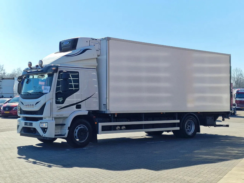 Iveco EuroCargo 180 320 Frigo Carrier supra 850 nordic - Loadlift - Low KM - Camera - Camion frigorifique: photos 3 Iveco EuroCargo 180 320 Frigo Carrier supra 850 nordic - Loadlift - Low KM - Camera - Camion frigorifique: photos 3