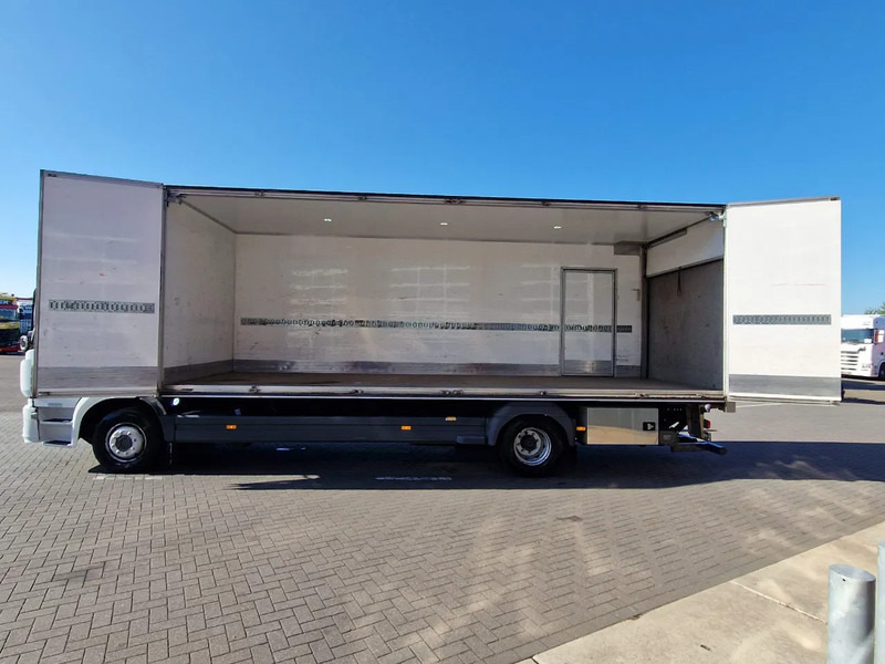 Mercedes-Benz Atego 1524 Box with sidedoors - Zepro loadlift - Full air - Euro 6 - Automatic - Camera system - Camion fourgon: photos 5 Mercedes-Benz Atego 1524 Box with sidedoors - Zepro loadlift - Full air - Euro 6 - Automatic - Camera system - Camion fourgon: photos 5