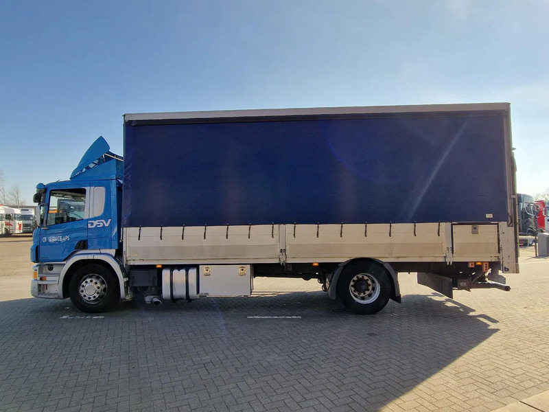 Scania P320 4x2 - Side boars - Loadlift - Full air - Navi - Camion à rideaux coulissants: photos 4 Scania P320 4x2 - Side boars - Loadlift - Full air - Navi - Camion à rideaux coulissants: photos 4