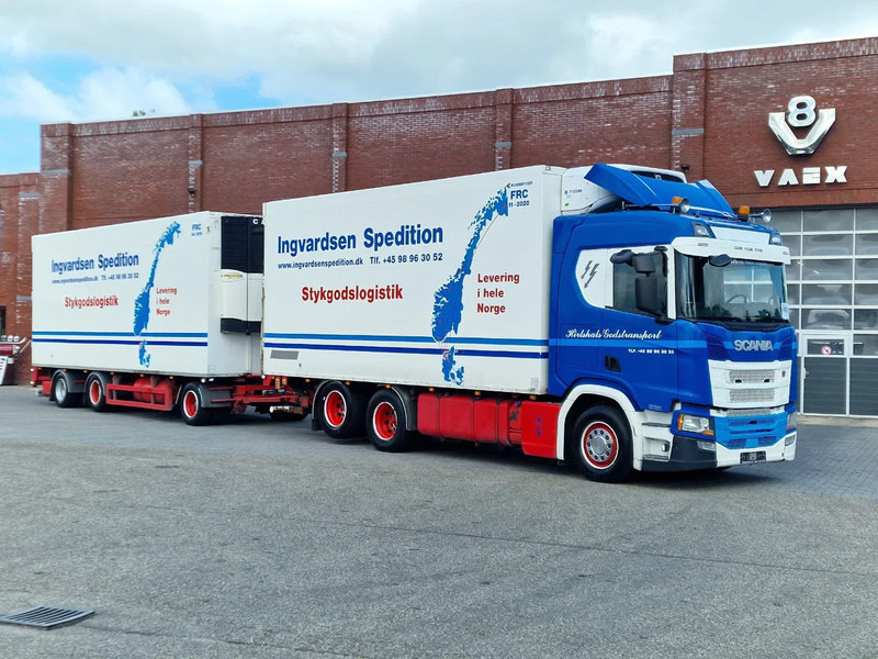 Scania R500 NGS B6X2NB / Trailer-Bygg 12-2004 / Frigobox Sidedoors / Rohrbahen / hooks - Camion frigorifique: photos 1 Scania R500 NGS B6X2NB / Trailer-Bygg 12-2004 / Frigobox Sidedoors / Rohrbahen / hooks - Camion frigorifique: photos 1