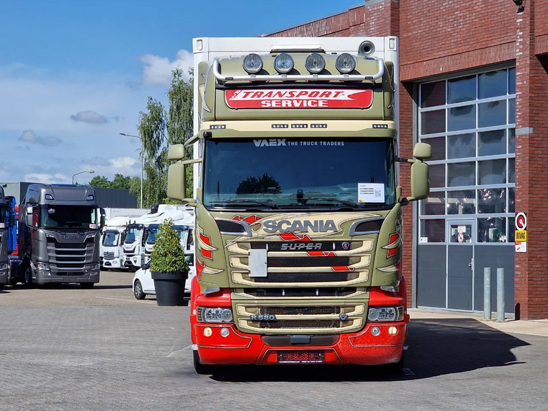 Scania R580 V8 Topline 6x2 - Box with sidedoors - Retarder - Full air - 4.55WB - Camion fourgon: photos 2 Scania R580 V8 Topline 6x2 - Box with sidedoors - Retarder - Full air - 4.55WB - Camion fourgon: photos 2