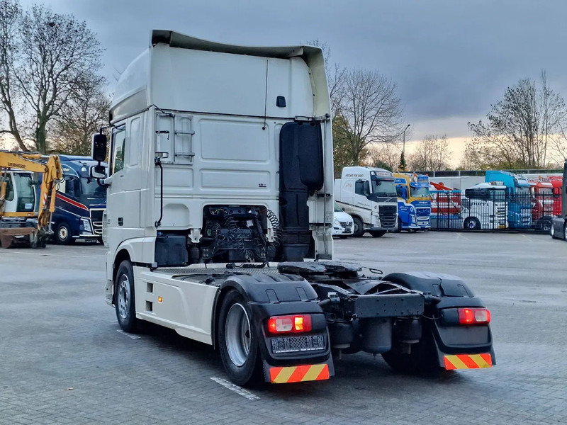DAF XF 460 SuperSpaceCab 4x2 - Full air - Night Clima - TV -Microwave - Full spoiler - Navi - Tracteur routier: photos 5 DAF XF 460 SuperSpaceCab 4x2 - Full air - Night Clima - TV -Microwave - Full spoiler - Navi - Tracteur routier: photos 5