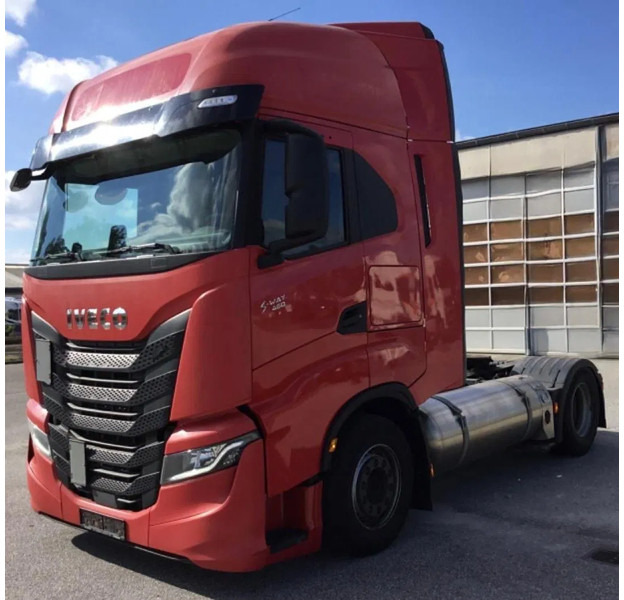 Iveco S-WAY 460 LNG - 4x2 - Retarder - Full air - Tracteur routier: photos 3 Iveco S-WAY 460 LNG - 4x2 - Retarder - Full air - Tracteur routier: photos 3