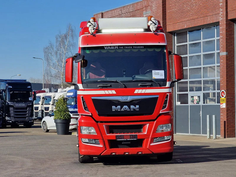 MAN TGX 26.560 XXL 6x2/4 - Custom interior - Steering axle - Euro 6 - AS Tronic - Tracteur routier: photos 2 MAN TGX 26.560 XXL 6x2/4 - Custom interior - Steering axle - Euro 6 - AS Tronic - Tracteur routier: photos 2