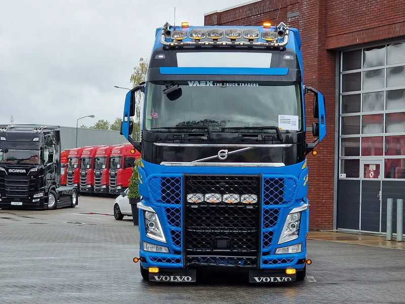 Volvo FH 13.540 Globetrotter XL 4x2 - Performance edition - I parkcool - Full air - Bull bar - Tracteur routier: photos 2 Volvo FH 13.540 Globetrotter XL 4x2 - Performance edition - I parkcool - Full air - Bull bar - Tracteur routier: photos 2