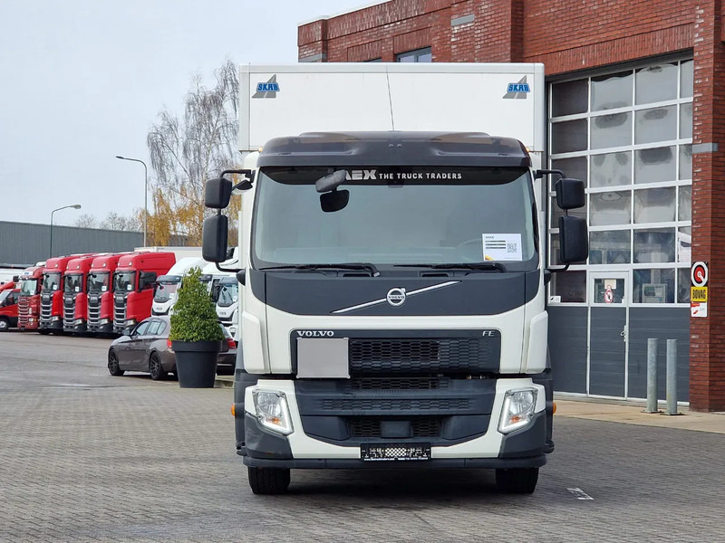 Volvo FE 280 4x2 - Closed box with Adjustable height - Loadlift - Full air - Euro 6 - 550 WB - Camion fourgon: photos 3 Volvo FE 280 4x2 - Closed box with Adjustable height - Loadlift - Full air - Euro 6 - 550 WB - Camion fourgon: photos 3