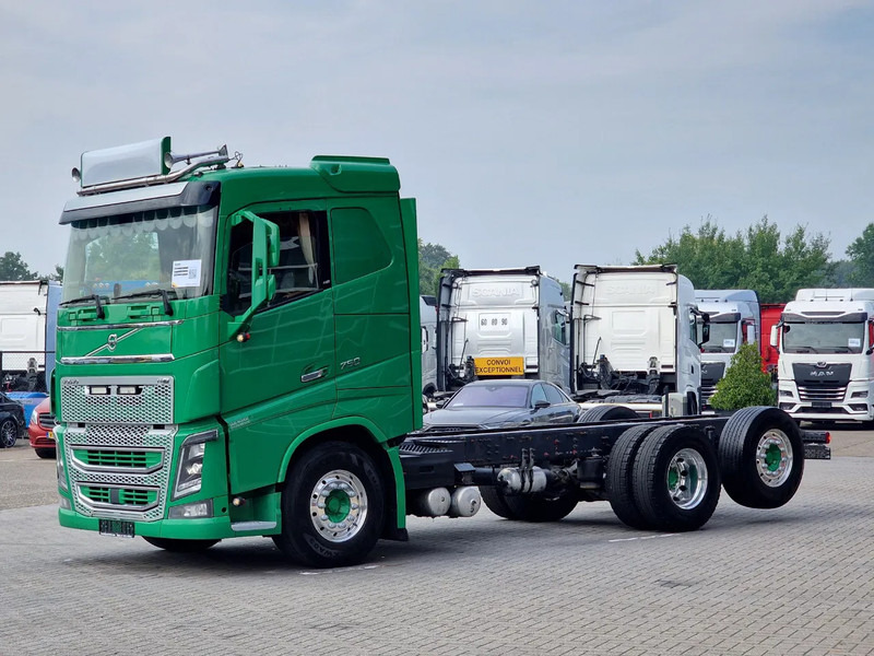 Volvo FH 16.750 Lowroof 6x2*4 - Chassis - 4.30 WB - Steering axle - Retarder - Custom interior - Châssis cabine: photos 3 Volvo FH 16.750 Lowroof 6x2*4 - Chassis - 4.30 WB - Steering axle - Retarder - Custom interior - Châssis cabine: photos 3