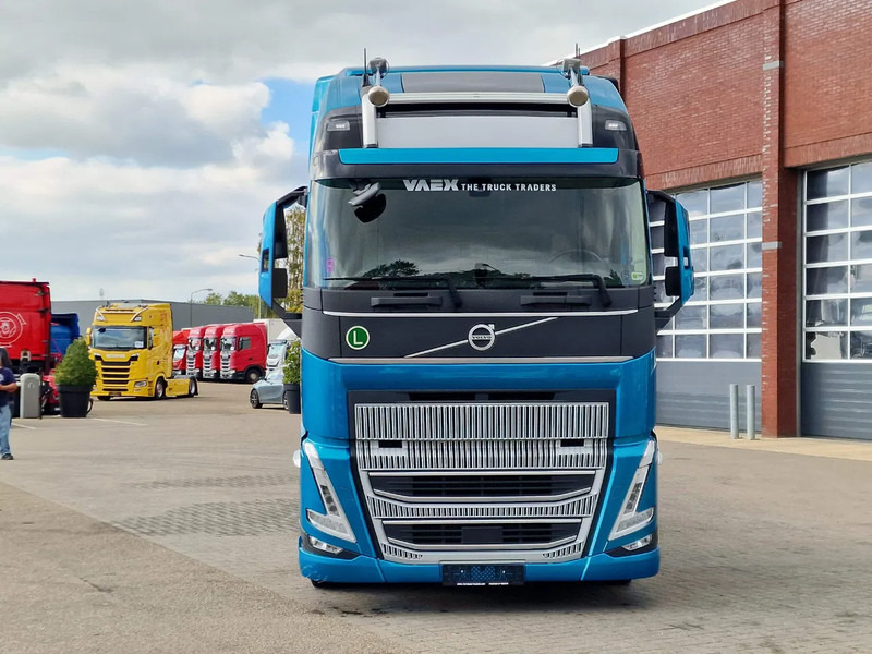 Volvo FH 500 4x2XL Cartransporter "Blyss" Low Kilometer!, in new condition! - Camion porte-voitures: photos 3 Volvo FH 500 4x2XL Cartransporter "Blyss" Low Kilometer!, in new condition! - Camion porte-voitures: photos 3