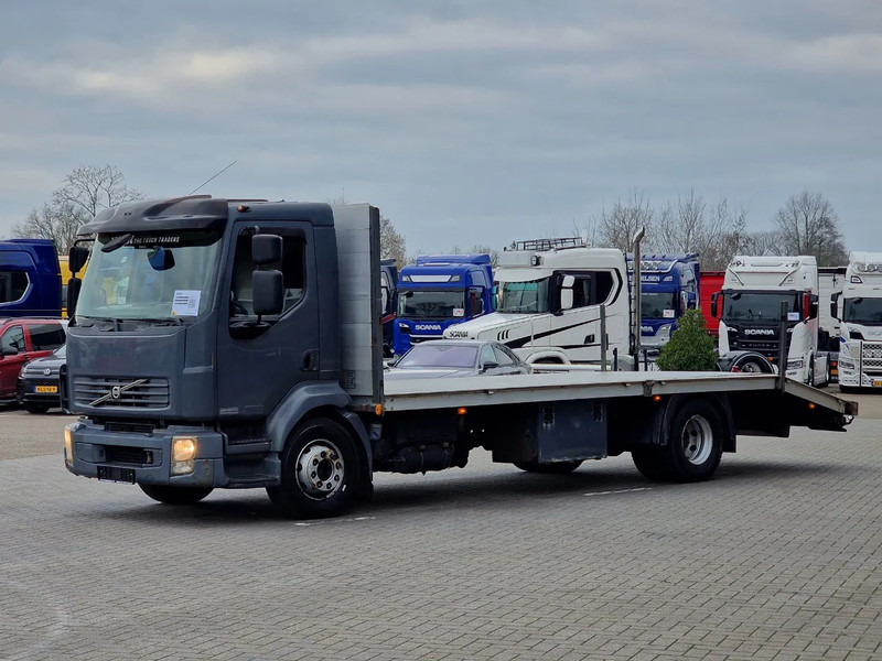 Volvo FL 240 - 4x2 - Manual gearbox - Flatbed / Car transport - Full air - Camion porte-voitures: photos 3 Volvo FL 240 - 4x2 - Manual gearbox - Flatbed / Car transport - Full air - Camion porte-voitures: photos 3