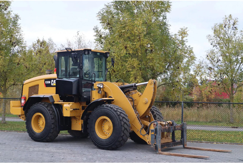 Caterpillar 938 M | 2X BUCKET | JIB | FORKS | BSS | GOOD CONDITION - Chargeuse sur pneus: photos 5 Caterpillar 938 M | 2X BUCKET | JIB | FORKS | BSS | GOOD CONDITION - Chargeuse sur pneus: photos 5