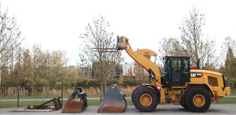 Caterpillar 938 M | 2X BUCKET | JIB | FORKS | BSS | GOOD CONDITION - Chargeuse sur pneus: photos 1 Caterpillar 938 M | 2X BUCKET | JIB | FORKS | BSS | GOOD CONDITION - Chargeuse sur pneus: photos 1