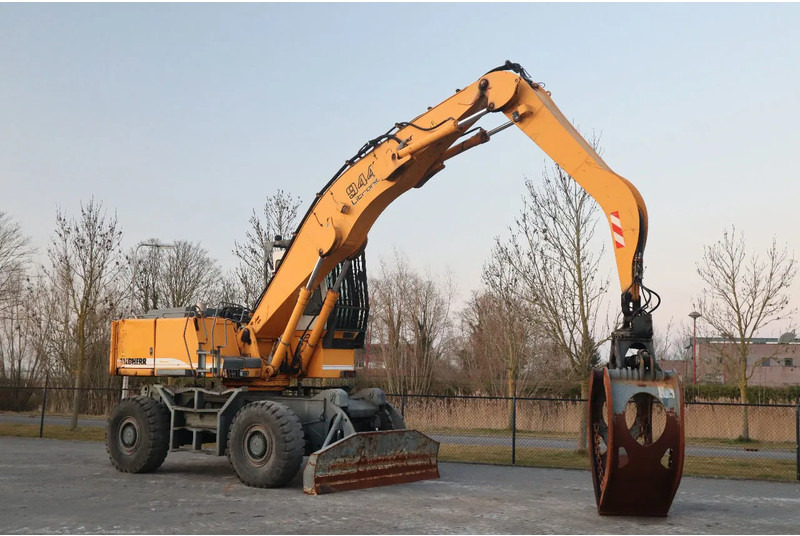 Liebherr A944 B HD | LOG GRAPPLE | HOLZGREIFER | TIMBER - Pelle de manutention: photos 5 Liebherr A944 B HD | LOG GRAPPLE | HOLZGREIFER | TIMBER - Pelle de manutention: photos 5