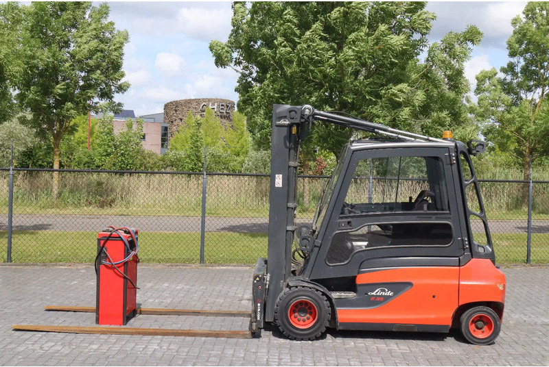 Linde E35 L-01 | DUPLEX | SIDESHIFT | POSITIONERS | LOW HOURS - Chariot élévateur électrique: photos 1 Linde E35 L-01 | DUPLEX | SIDESHIFT | POSITIONERS | LOW HOURS - Chariot élévateur électrique: photos 1