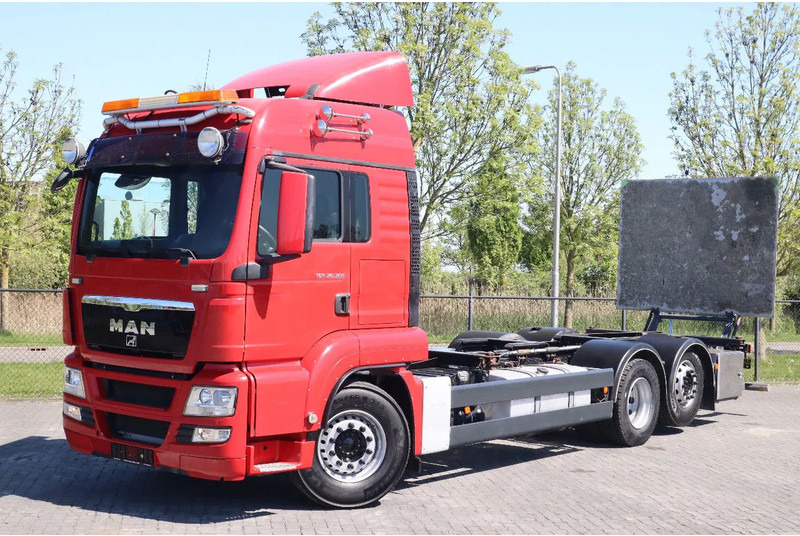 MAN TGS 26.360 | 6X2 | BDF | ONLY 80.000 KM! | EURO 5 - Châssis cabine: photos 1 MAN TGS 26.360 | 6X2 | BDF | ONLY 80.000 KM! | EURO 5 - Châssis cabine: photos 1