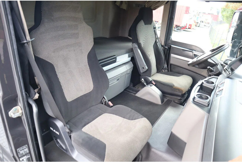 Camion benne MAN TGS 26.500 | 6X6 | HYDRODRIVE | RETARDER | BIG AXLES | EURO 6: photos 16 Camion benne MAN TGS 26.500 | 6X6 | HYDRODRIVE | RETARDER | BIG AXLES | EURO 6: photos 16